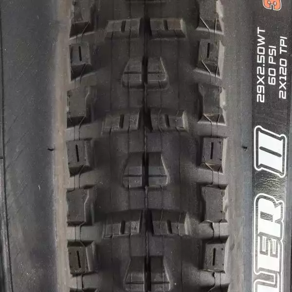 Pneu MAXXIS HIGH ROLLER II 29x2,50 WT DD 2-Ply Butyl 3C MaxxTerra Tubeless Ready Souple TB96803100 8 Pneu MAXXIS HIGH ROLLER II 29x2,50 WT DD 2-Ply Butyl 3C MaxxTerra Tubeless Ready Souple TB96803100 – Image 6